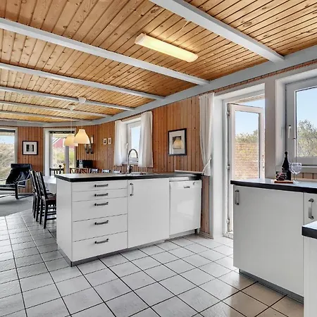 Lovely In With Kitchen Holiday home