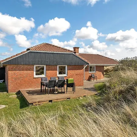 Lovely In With Kitchen Holiday home *