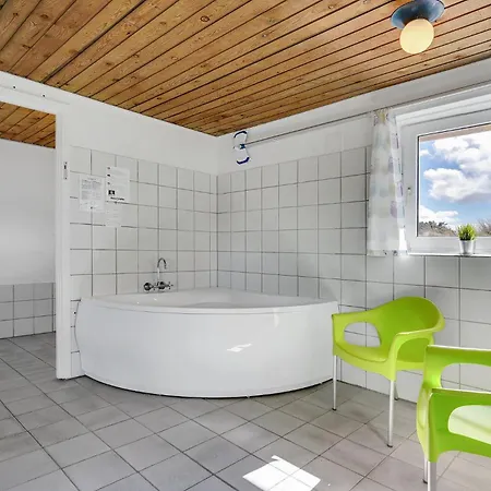 بيت للعطل Front In With Sauna *
