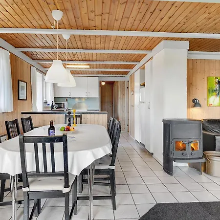 בית נופש Lovely In With Kitchen ויירס סטרנד