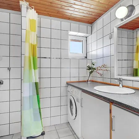 بيت للعطل Front In With Sauna